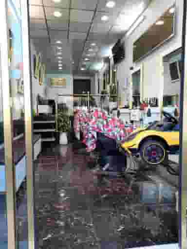 آرایشگاه مردانه نسل جوان در زنبیل آباد قم