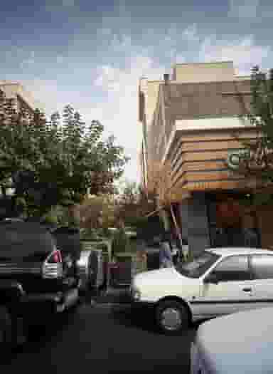 فست فود داگ هاوس در دریا تهران