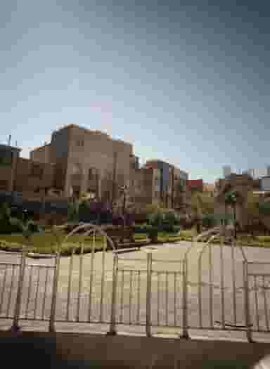 فروشگاه پوشاک در بالا خیابان مشهد