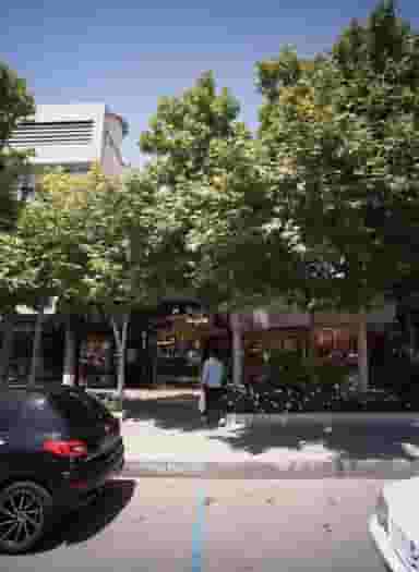 فروشگاه لباس مردانه هشت در آزادشهر مشهد