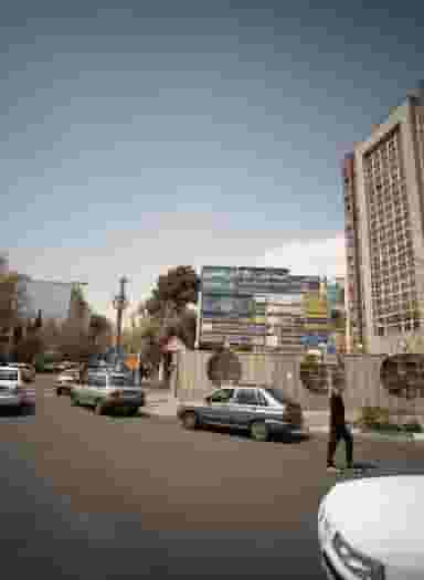 دکتر لاله نرجعان در حسین آباد تهران