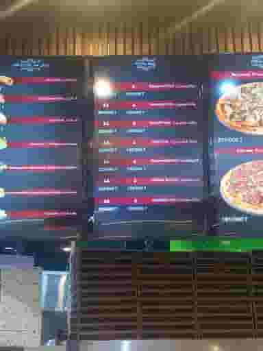 فود کورت سانا سنتر در چیذر تهران