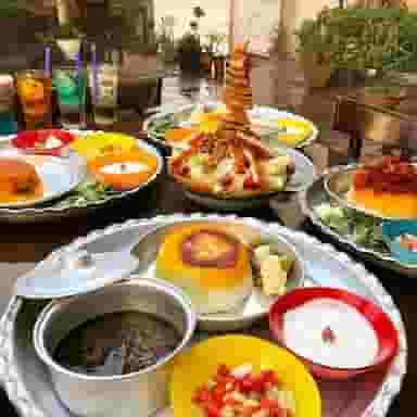 رستوران طلوع در بهجت آباد تهران