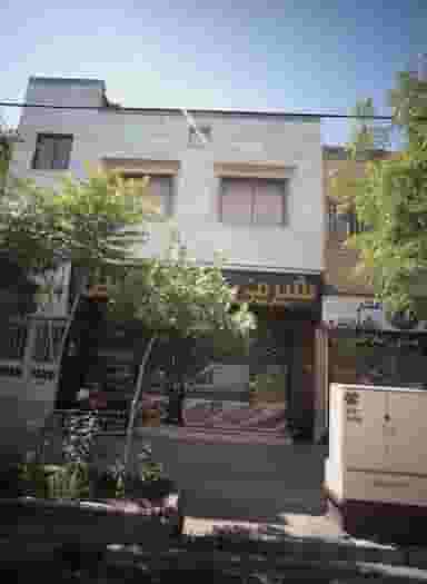 کبابی در حجاب مشهد