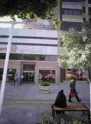 رستوران باقری در پایین خیابان مشهد