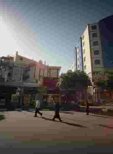 کباب و حلیم معین درباری در پایین خیابان مشهد