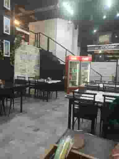 رستوران اکبرجوجه در فردوس تهران