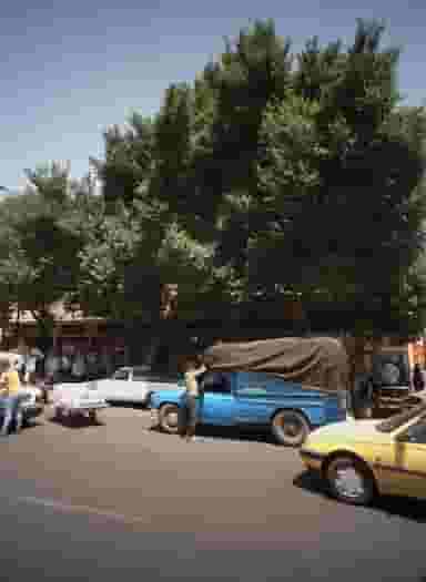 کبابی و حلیم خیام در بازار تهران