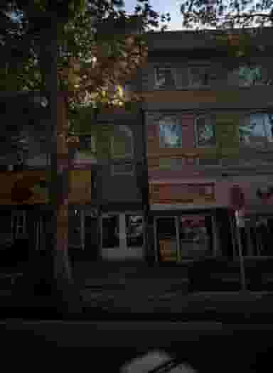 آش و حلیم فروشی در امانیه تهران