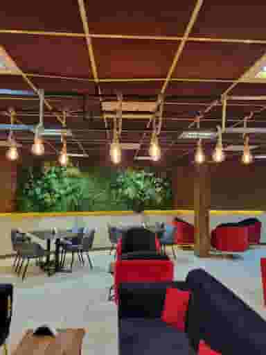 کافه رستوران نشاط در گلشهر کرج