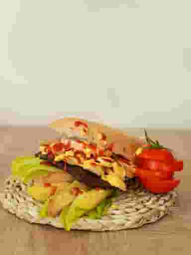 سیبکارنو در حافظ رشت