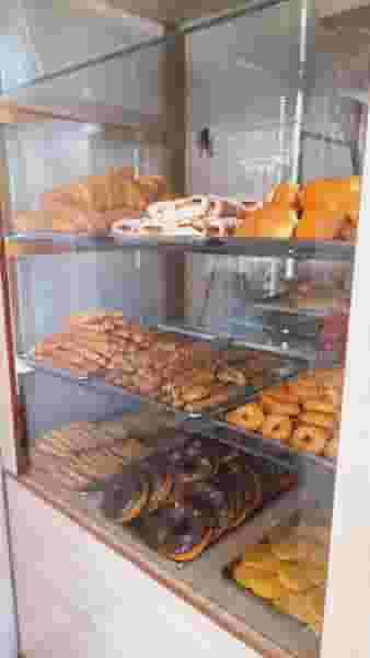 نان فانتزی شیرینی نامی نان در کلمان اصفهان