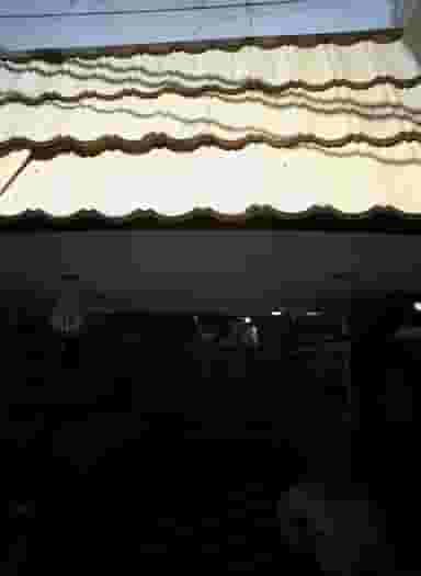 عکاسی مسافران حرم در بالا خیابان مشهد