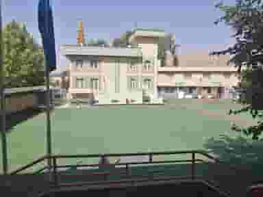 دبستان دخترانه علوم پزشکی فارس شیراز در نیایش شیراز