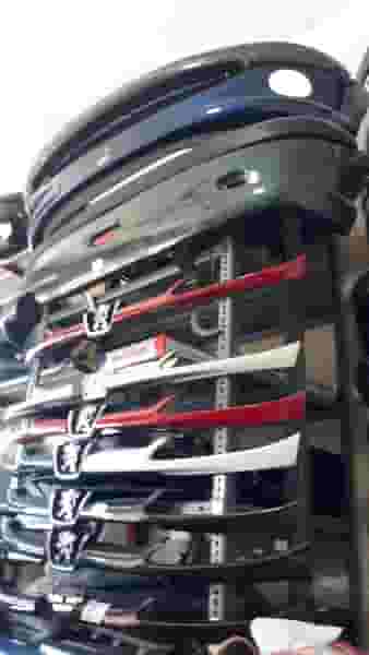 فروشگاه قطعات خودرو کارن در خاک سفید تهران