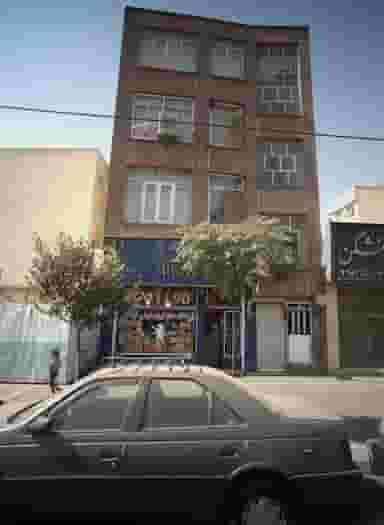 ایران خودرو در نارمک جنوبی تهران