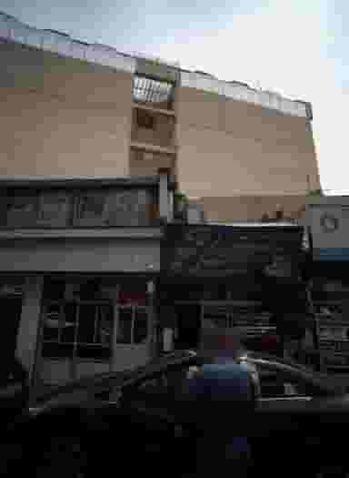 فروشگاه مدرن اسپرت در حکمت تهران