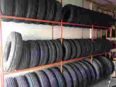 فروشگاه لاستیک برادران دیلمی در لاله شیراز