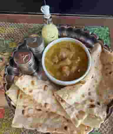 صبحانه سرا املتو در ائل گلی تبریز