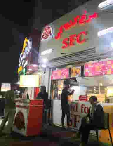 مرغ کنتاکی. شاورما. ساندویچ در داماهی بندرعباس