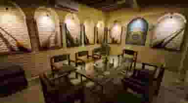 کافه موزه موسیقی دلشدگان در سنگ سیاه شیراز