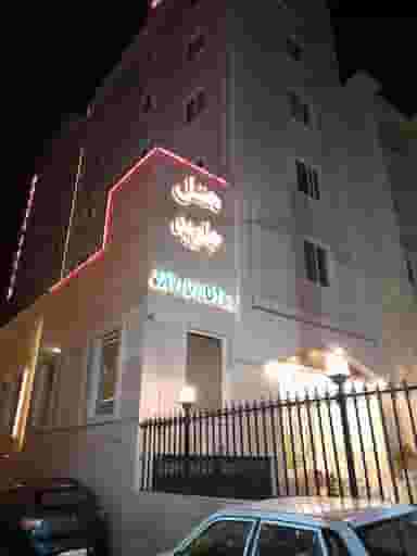 هتل جاوید در پایین خیابان مشهد