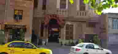 هتل کریم‌خان زند در زند شیراز