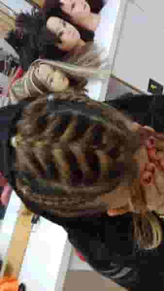 آموزشگاه آرایشگری آذر وقار در چوست دوزان تبریز