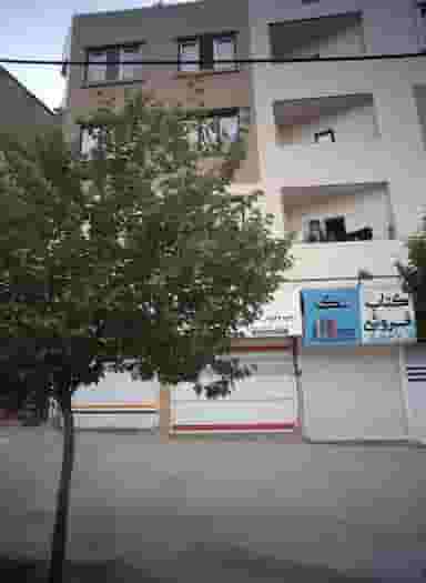 کتاب فروشی تک در سرافرازان مشهد