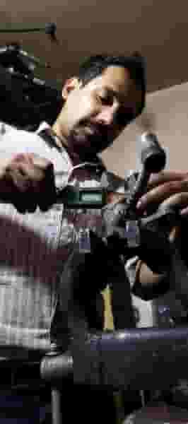 کارگاه مکانیکی استاد کریم عزیزی در آسیاباد اهواز