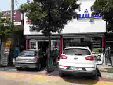 شیشه اتومبیل امید در طالقانی بابل