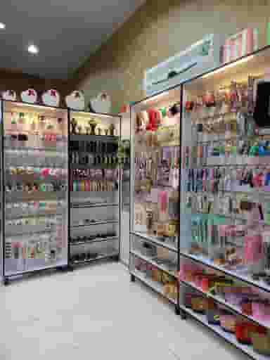 فروشگاه آرایشی و بدلیجات نلین در جاهد شهر مشهد