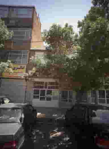 گالری رنگارنگ در انقلاب مشهد