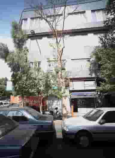 فروشگاه لوازم آرایشی و بهداشتی در نصرت 