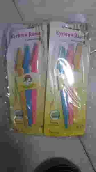 فروشگاه لوازم آرایشی و رنگ مو در فلاح 