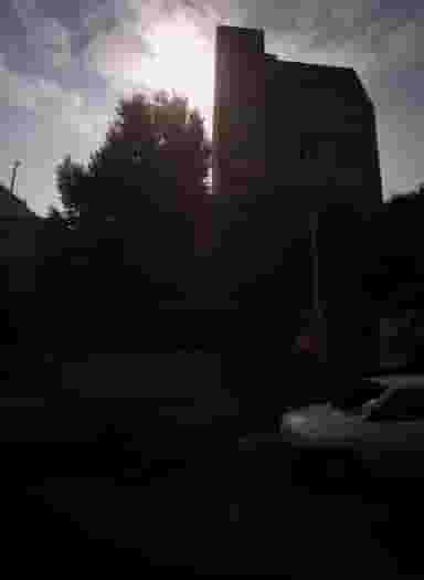 فروشگاه لوازم بهداشتی و آرایشی در قیام 