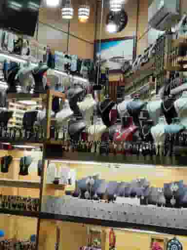 گالری یاقوت در دیباج همدان