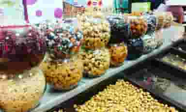 آجیلی و سوغاتی بی نظیر در لاله زار تبریز