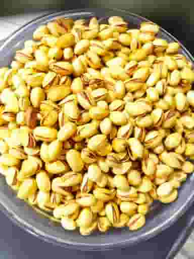 آجیل و خشکبار دورهمی در داماهی بندرعباس