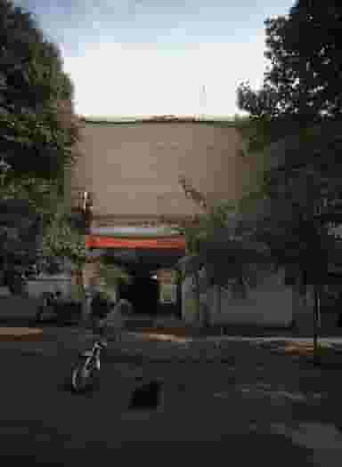 تعمیرگاه موتورسیکلت 135 در قیام 