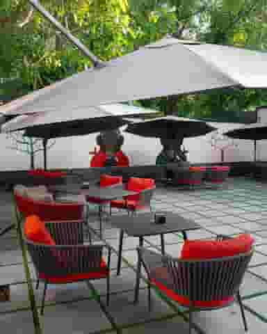 کافه رستوران آویتا در صحرای ناران لواسان