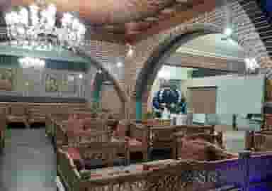 رستوران سنتی کیان در گلها رباط‌کریم