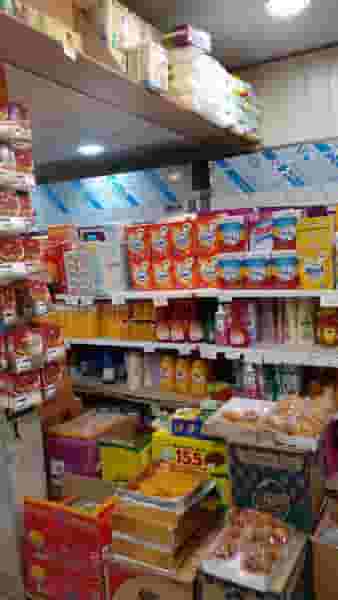 سوپرمارکت سنگ تراسان در صفاشهر قم