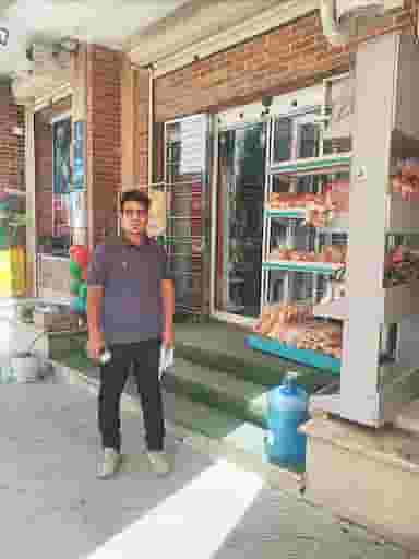 سوپرمارکت شاندیز در باغ دریاچه اصفهان