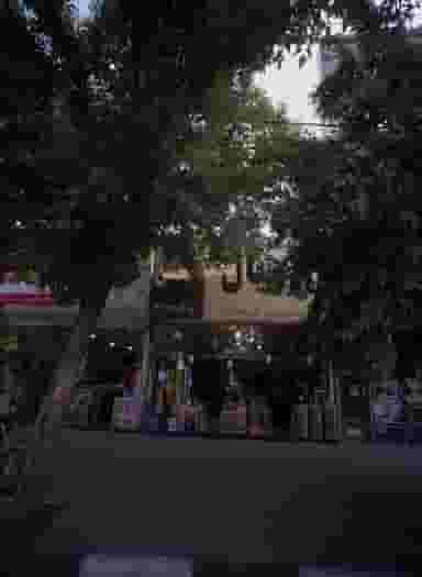 فروشگاه مواد غذایی و بهداشتی رویال در شیرودی مشهد