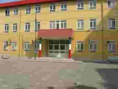 هنرستان شهید تجلایی در خیابان تبریز