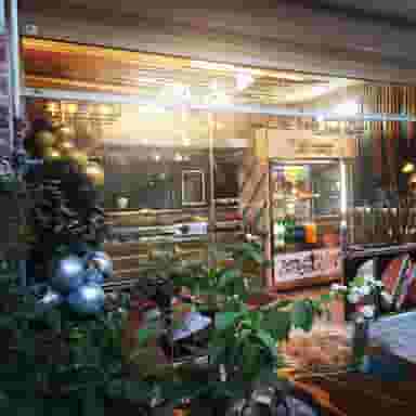 فست فود مه سام در نجارها خمینی‌شهر