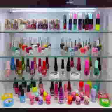 فروشگاه آرایشی لوتوس میدان کهنه کاشان