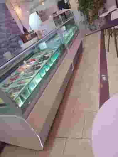 کافه بستنی ایمانی در سادات کاشان