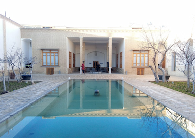 خانه و هتل تاریخی منوچهری در پشت عمارت کاشان